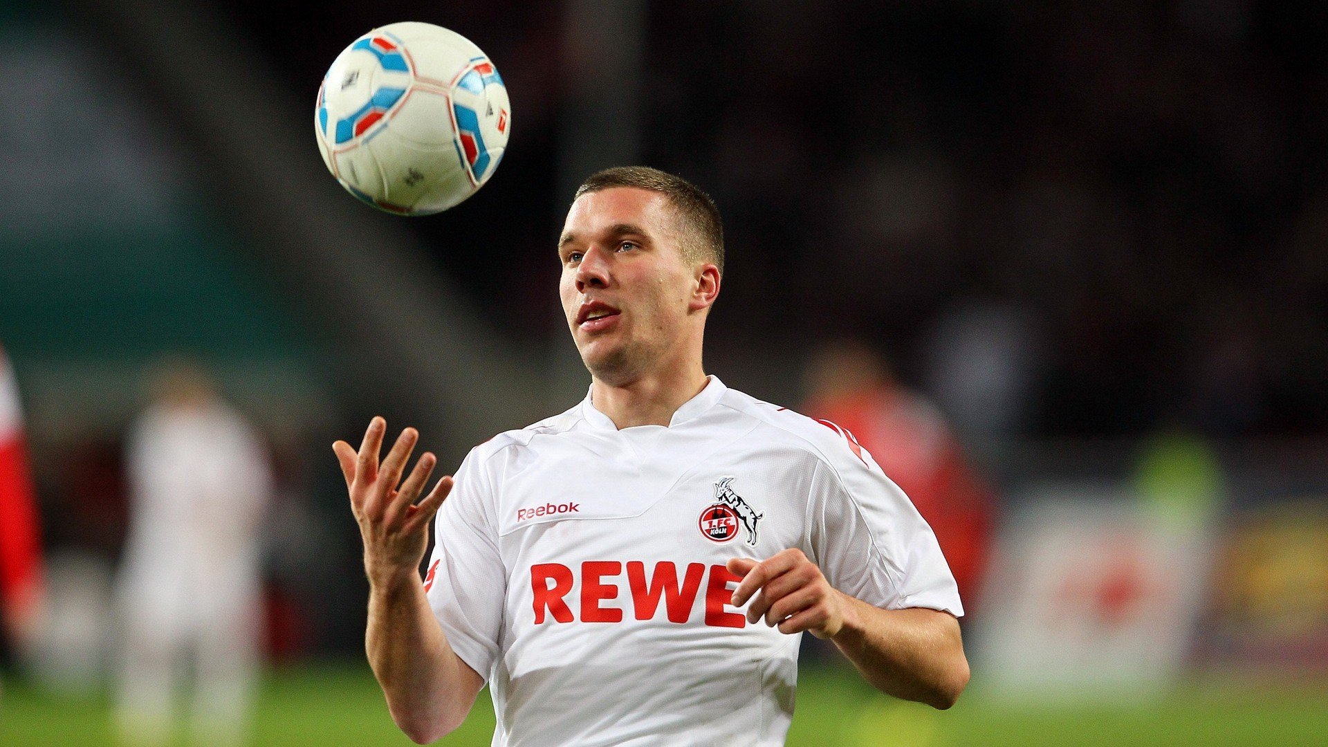 皇马锋线爆发，本泽马状态回暖，本泽马皇马数据