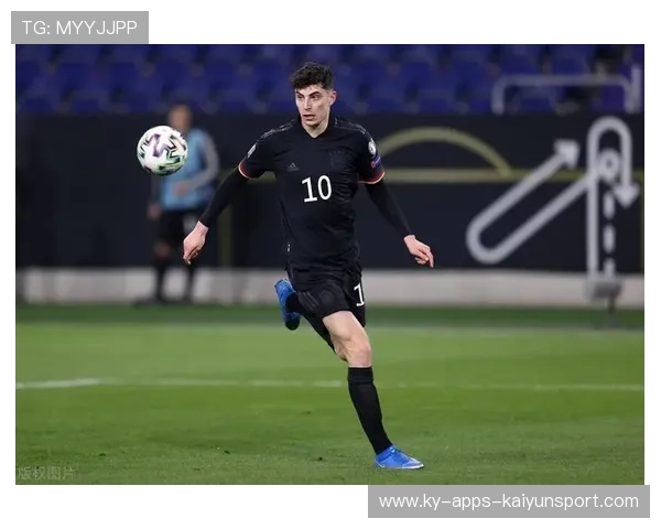 尤文图斯迎来引援新风向：租借+回购战略开启重建新篇章