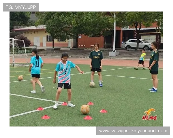 足球公益项目走进山区传递体育精神，公益足球标语