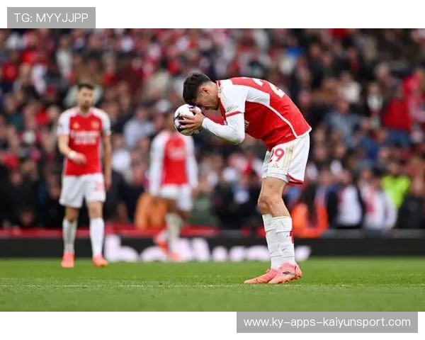 阿森纳十连胜被终止争冠天平或向曼城利物浦倾斜，阿森纳连续不败